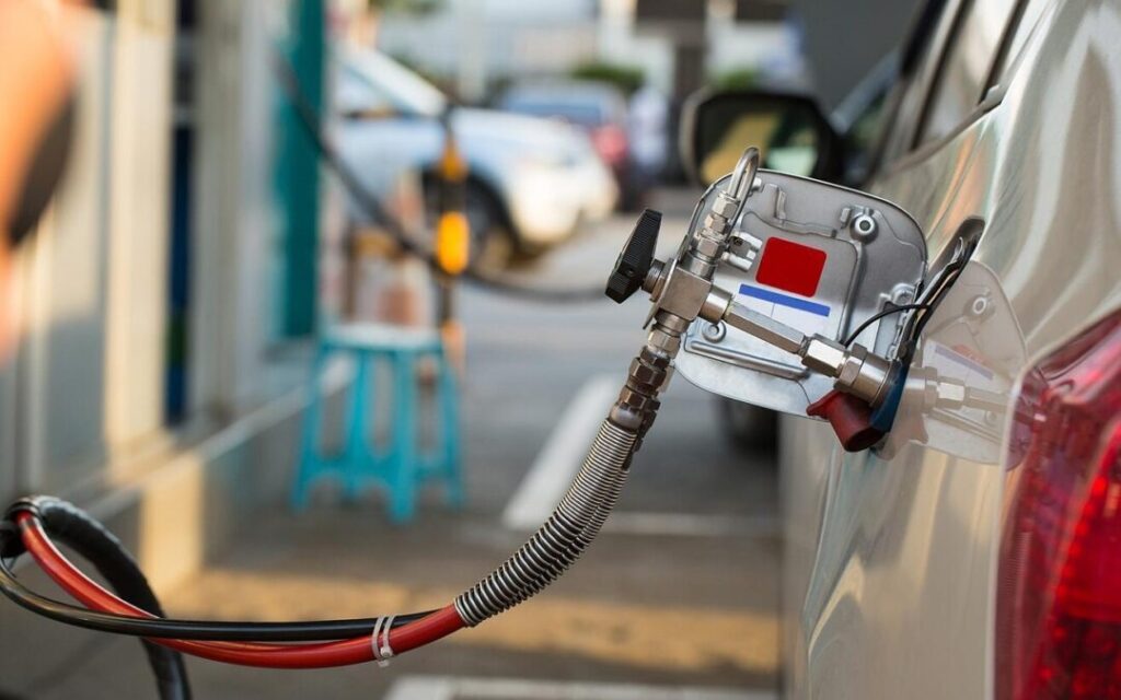 FG Unveils National Standards for Auto Gas, Electric Vehicle Maintenance