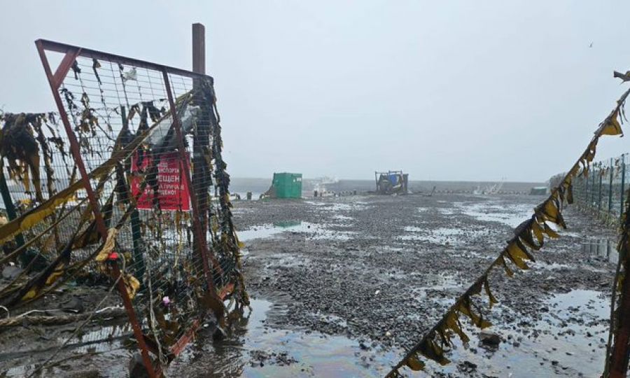 Global Tsunami Alerts Eased After Russia Quake Triggers Evacuations