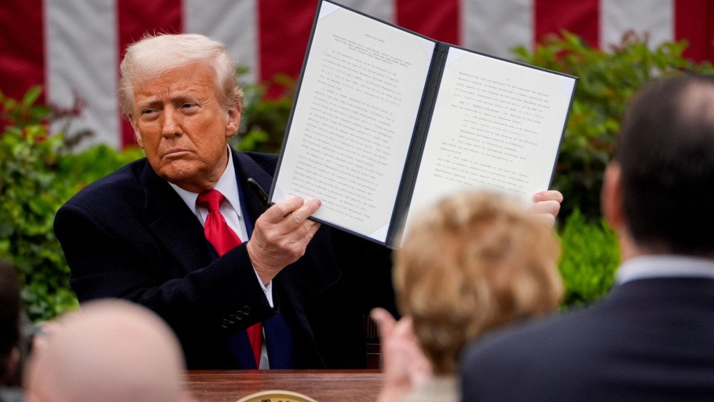 United States President Imposes 30% Tariff on South African Exports to U.S., Slams 70 Countries with New Tariffs