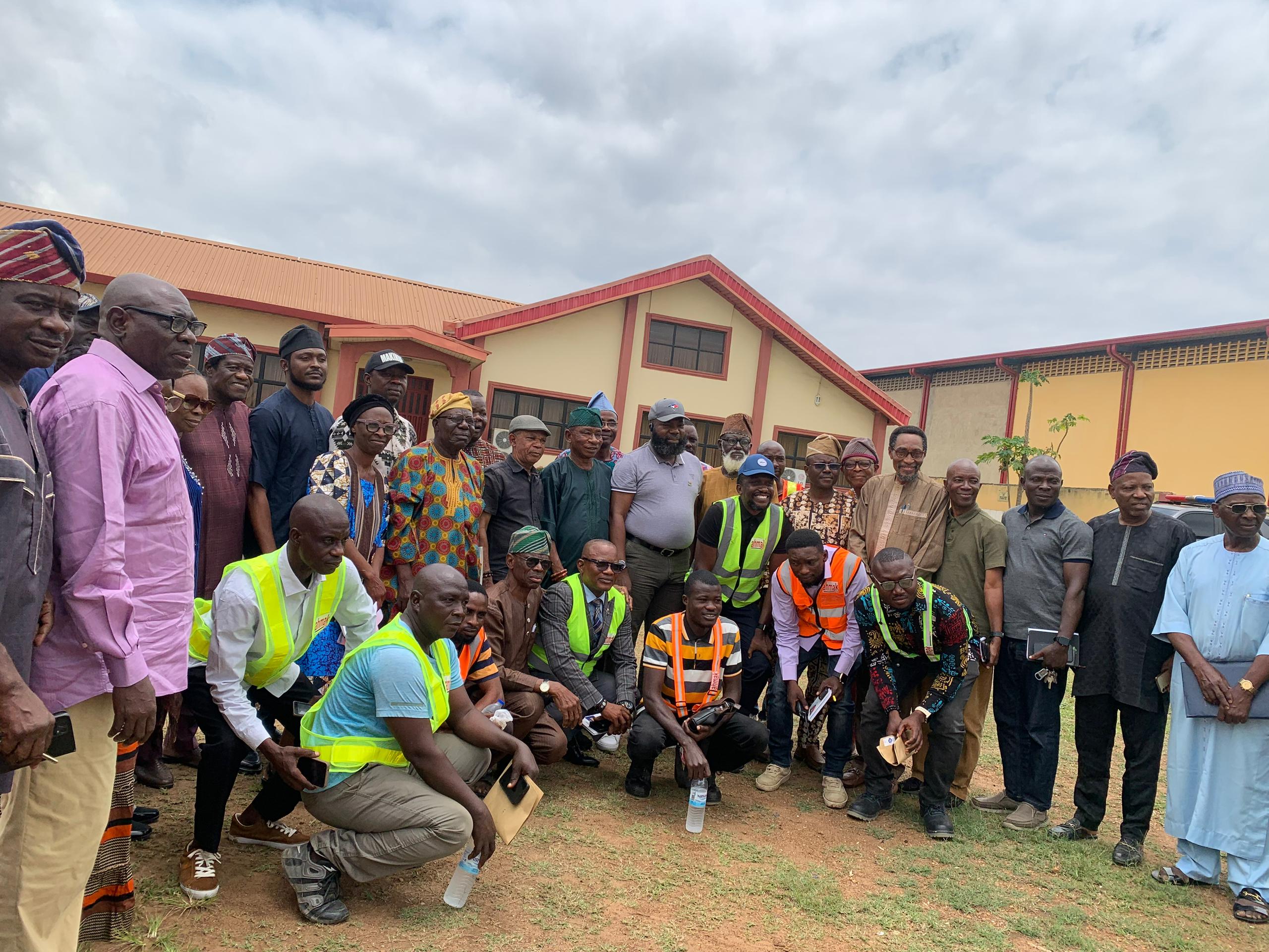 Oyo Govt, Oluyole Community Meet on ₦6.5bn Road Reconstruction